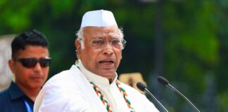 ഒഴിവുകൾ നികത്താതെ സംവരണ അട്ടിമറിക്കാനാണ് കേന്ദ്ര സർക്കാർ നീക്കം; രൂക്ഷ വിമർശനവുമായി മല്ലികാർജുൻ ഖർഗെ