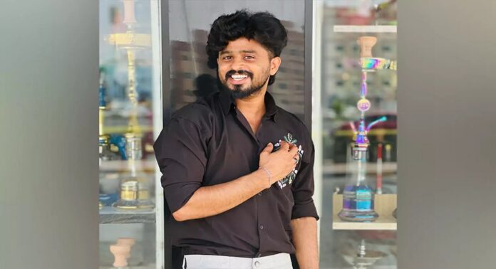 മണ്ണിടിച്ചിൽ ദുരന്തം റിപ്പോർട്ട് ചെയ്യാനെത്തിയ മാധ്യമപ്രവർത്തകർക്കെതിരെ ആക്രമണത്തിന് ആഹ്വാനം നൽകിയ വ്ലോഗർക്കെതിരെ പരാതി മണ്ണിടിച്ചിൽ ദുരന്തം റിപ്പോർട്ട് ചെയ്യാനെത്തിയ മാധ്യമപ്രവർത്തകർക്കെതിരെ ആക്രമണത്തിന് ആഹ്വാനം നൽകിയ വ്ലോഗർക്കെതിരെ പരാതി