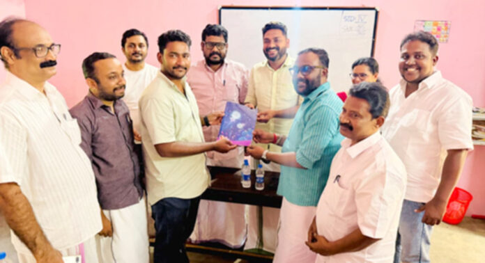 പന്തളം തെക്കേക്കരയില് യൂത്ത് കോൺഗ്രസ് മണ്ഡലം കമ്മിറ്റി രൂപീകരിച്ചു പന്തളം തെക്കേക്കരയില് യൂത്ത് കോൺഗ്രസ് മണ്ഡലം കമ്മിറ്റി രൂപീകരിച്ചു