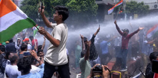 ബിഹാർ പരീക്ഷാ വിവാദം : പട്നയിൽ ഉദ്യോഗാർഥികളുടെ പ്രതിഷേധ മാർച്ചിനിടയിൽ പോലീസുമായി ഏറ്റുമുട്ടൽ