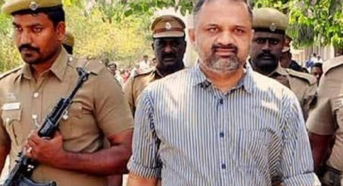 രാജിവ് ഗാന്ധി വധക്കേസിൽ ശിക്ഷിക്കപ്പെട്ട പേരറിവാളന് അഭിഭാഷകനാകുന്നതിൽ നിയമ തടസമില്ല ; കേന്ദ്രസർക്കാർ രാജിവ് ഗാന്ധി വധക്കേസിൽ ശിക്ഷിക്കപ്പെട്ട പേരറിവാളന് അഭിഭാഷകനാകുന്നതിൽ നിയമ തടസമില്ല ; കേന്ദ്രസർക്കാർ