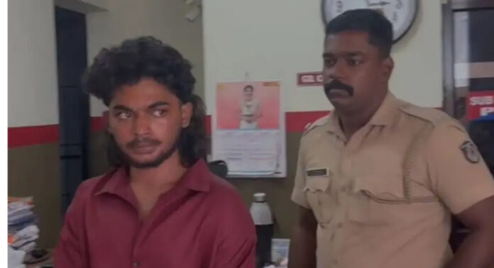 ഇൻസ്റ്റഗ്രാം വഴി പരിചയപ്പെട്ട വിദ്യാർഥിനിയെ വീട്ടിലെത്തിച്ച് പീഡിപ്പിച്ചു ; 19-കാരനെ പോലീസ് അറസ്റ്റ് ചെയ്തു ഇൻസ്റ്റഗ്രാം വഴി പരിചയപ്പെട്ട വിദ്യാർഥിനിയെ വീട്ടിലെത്തിച്ച് പീഡിപ്പിച്ചു ; 19-കാരനെ പോലീസ് അറസ്റ്റ് ചെയ്തു