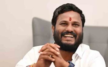 ക്ഷേത്രത്തിലെ ഉത്സവത്തിനിടെ പോത്തിനെ ബലി നൽകി : കോൺഗ്രസ് നേതാവിനെതിരെ കേസെടുത്തു