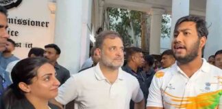 രാഹുല് ഗാന്ധിയുടെ കുത്തിയിരിപ്പ് സമരത്തിന് മുന്നില് മുട്ടുമടക്കി ; പെല്ലറ്റ് ആക്രമണത്തില് ഡല്ഹി പോലീസ് ഇന്ന് മൊഴി രേഖപ്പെടുത്തും