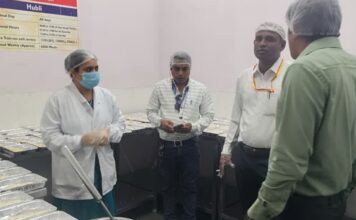 ട്രെയിനുകളിൽ വിളമ്പുന്നത് പഴകിയ ഭക്ഷണം; റെയിൽവേ സ്റ്റേഷനുകളിൽ വ്യാപക പരിശോധന