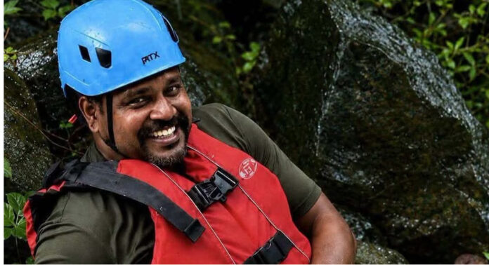 രക്ഷാപ്രവർത്തനത്തിനിടെ മുങ്ങിമരിച്ച രാജേഷിന് സംസ്ഥാന ബഹുമതി ; വീടുപണി സർക്കാർ ഏറ്റെടുക്കും രക്ഷാപ്രവർത്തനത്തിനിടെ മുങ്ങിമരിച്ച രാജേഷിന് സംസ്ഥാന ബഹുമതി ; വീടുപണി സർക്കാർ ഏറ്റെടുക്കും
