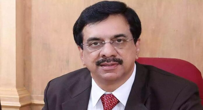 സ്വാതന്ത്ര്യദിനാഘോഷത്തിൽ പങ്കെടുക്കാത്ത വിദ്യാർഥികൾ പാകിസ്താനിലേക്ക് പോകണമെന്ന വിവാദ പരാമർശത്തിൽ ഖേദം പ്രകടിപ്പിച്ച് സ്കൂൾ ചെയർമാൻ രാജു ഡേവിസ് സ്വാതന്ത്ര്യദിനാഘോഷത്തിൽ പങ്കെടുക്കാത്ത വിദ്യാർഥികൾ പാകിസ്താനിലേക്ക് പോകണമെന്ന വിവാദ പരാമർശത്തിൽ ഖേദം പ്രകടിപ്പിച്ച് സ്കൂൾ ചെയർമാൻ രാജു ഡേവിസ്