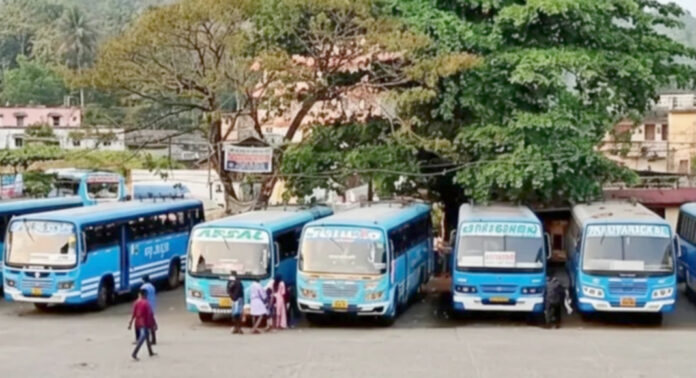കോടതി ഉത്തരവിന് പുല്ലുവില – റാന്നിയിൽ സ്വകാര്യ ബസുകളുടെ സര്വീസ് തോന്നിയപടി : യാത്രക്കാരോട് അപമര്യാദയായി പെരുമാറുന്നതായും പരാതി കോടതി ഉത്തരവിന് പുല്ലുവില – റാന്നിയിൽ സ്വകാര്യ ബസുകളുടെ സര്വീസ് തോന്നിയപടി : യാത്രക്കാരോട് അപമര്യാദയായി പെരുമാറുന്നതായും പരാതി
