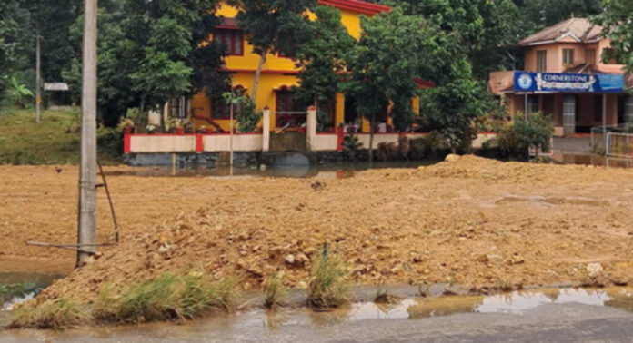 വെള്ളപ്പൊക്കം : റാന്നിയിൽ മണൽവാരൽ പുനരാരംഭിക്കണമെന്ന ആവശ്യം ശക്തം വെള്ളപ്പൊക്കം : റാന്നിയിൽ മണൽവാരൽ പുനരാരംഭിക്കണമെന്ന ആവശ്യം ശക്തം