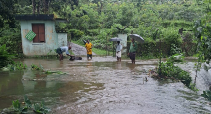 മഴ പെയ്താൽ വെള്ളക്കെട്ട് : ശാശ്വത പരിഹാരം വേണമെന്ന് നാറാണംമൂഴി ശാസ്താംകണ്ടം-ഇരപ്പന്പാറ നിവാസികൾ മഴ പെയ്താൽ വെള്ളക്കെട്ട് : ശാശ്വത പരിഹാരം വേണമെന്ന് നാറാണംമൂഴി ശാസ്താംകണ്ടം-ഇരപ്പന്പാറ നിവാസികൾ