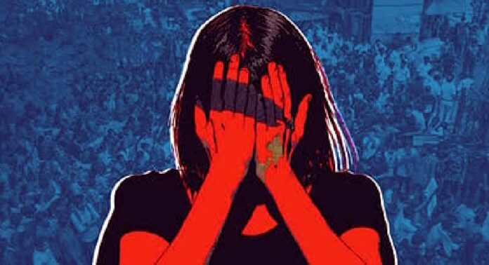 ഡൽഹിയിൽ സ്ലീപ്പർ ബസിൽ 16 വയസ്സുകാരിയെ കൂട്ടബലാത്സംഗത്തിനിരയാക്കി ; പ്രതികൾ അറസ്റ്റിൽ ഡൽഹിയിൽ സ്ലീപ്പർ ബസിൽ 16 വയസ്സുകാരിയെ കൂട്ടബലാത്സംഗത്തിനിരയാക്കി ; പ്രതികൾ അറസ്റ്റിൽ