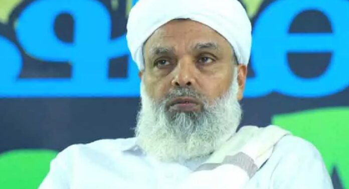 ഉമ്മർ ഫൈസിയെ സമസ്ത മുശാവറയിൽ നിന്നും പുറത്താക്കണമെന്ന് സുന്നിനേതാക്കൾ ഉമ്മർ ഫൈസിയെ സമസ്ത മുശാവറയിൽ നിന്നും പുറത്താക്കണമെന്ന് സുന്നിനേതാക്കൾ