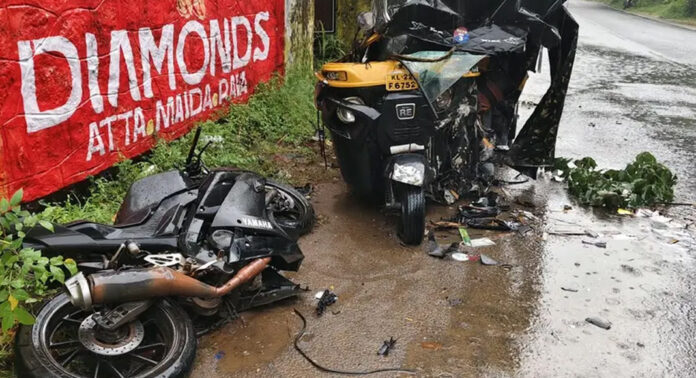 ഓട്ടോയും സ്കൂട്ടറും കൂട്ടിയിടിച്ച് യുവാവ് മരിച്ചു ; ഓട്ടോ ഡ്രൈവർക്ക് ഗുരുതര പരിക്ക് ഓട്ടോയും സ്കൂട്ടറും കൂട്ടിയിടിച്ച് യുവാവ് മരിച്ചു ; ഓട്ടോ ഡ്രൈവർക്ക് ഗുരുതര പരിക്ക്