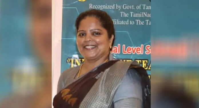 വിദ്യാർഥിനിയുടെ ആത്മഹത്യ : കോളേജ് പ്രിൻസിപ്പലിനെ തമിഴ്നാട്ടിൽ നിന്നും അറസ്റ്റ് ചെയ്തു വിദ്യാർഥിനിയുടെ ആത്മഹത്യ : കോളേജ് പ്രിൻസിപ്പലിനെ തമിഴ്നാട്ടിൽ നിന്നും അറസ്റ്റ് ചെയ്തു