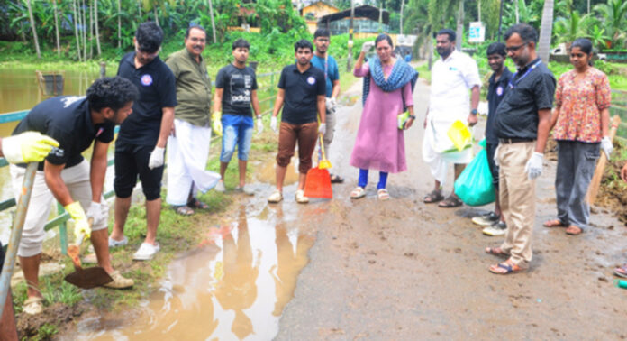 കോന്നിയില് മഹാ ശുചീകരണ യഞ്ജത്തിന് തുടക്കം കുറിച്ചു കോന്നിയില് മഹാ ശുചീകരണ യഞ്ജത്തിന് തുടക്കം കുറിച്ചു