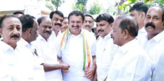 ആരോഗ്യമന്ത്രി കെ.മുരളീധരന് ഡി.സി.സിയില് സ്വീകരണം നല്കി
