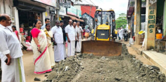 തകര്ച്ച നേരിട്ട പഴയ ബസ് സ്റ്റാന്റ് – തൈക്കാവ് സ്കൂൾ റോഡ് സഞ്ചാരയോഗ്യമാക്കി നഗരസഭയും വ്യാപാരി വ്യവസായി ഏകോപന സമിതിയും