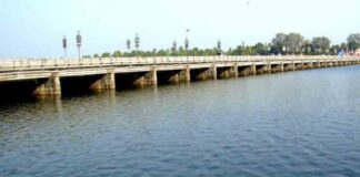 തോട്ടപ്പള്ളി സ്പില്വേയിൽ മാലിന്യനീക്കം തുടങ്ങി ; ദേശീയപാതയിൽ വൻ ഗതാഗതക്കുരുക്ക്
