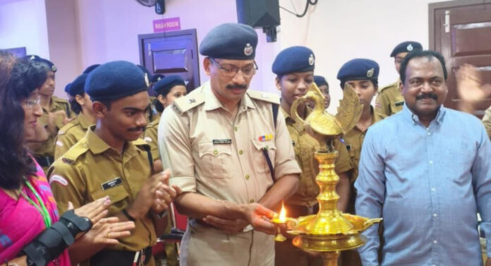 ഓപ്പറേഷന് തൂഫാന് നാര്ക്കോ ഹണ്ട് പദ്ധതി : എസ്.പി.സി കേഡറ്റുകള്ക്കായി ജില്ലാതല പരിശീലന പരിപാടി നടന്നു ഓപ്പറേഷന് തൂഫാന് നാര്ക്കോ ഹണ്ട് പദ്ധതി : എസ്.പി.സി കേഡറ്റുകള്ക്കായി ജില്ലാതല പരിശീലന പരിപാടി നടന്നു