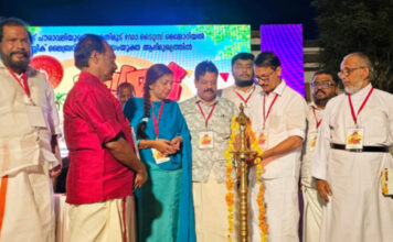 ഉതിമൂട് പൗരാവലിയുടെയും ഡോ.ടൈറ്റസ് മെമ്മോറിയൽ പബ്ലിക് ലൈബ്രറിയുടെയും സംയുക്ത ആഭിമുഖ്യത്തിൽ ഓണാഘോഷം നടന്നു