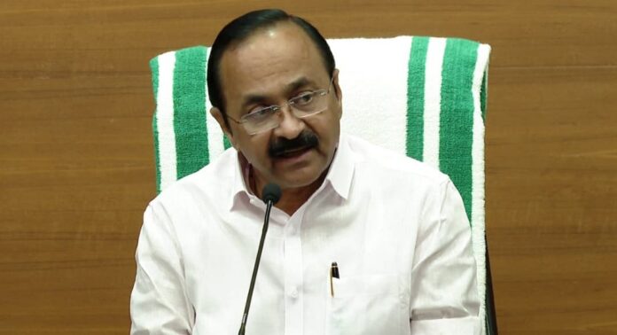 മെസ്സിയുടെ പേരിലുള്ള തട്ടിപ്പിൽ മുൻ കായികവകുപ്പ് മന്ത്രിക്കെതിരെ വിമർശനം ഉന്നയിച്ച് മുഖ്യമന്ത്രി വി.ഡി. സതീശൻ മെസ്സിയുടെ പേരിലുള്ള തട്ടിപ്പിൽ മുൻ കായികവകുപ്പ് മന്ത്രിക്കെതിരെ വിമർശനം ഉന്നയിച്ച് മുഖ്യമന്ത്രി വി.ഡി. സതീശൻ