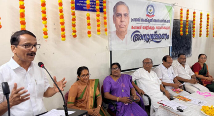 മഹാകവി വെണ്ണിക്കുളത്തിന്റെ സംഭാവനകൾ മഹത്വരം : അഡ്വ.പഴകുളം മധു എം.എല്.എ മഹാകവി വെണ്ണിക്കുളത്തിന്റെ സംഭാവനകൾ മഹത്വരം : അഡ്വ.പഴകുളം മധു എം.എല്.എ