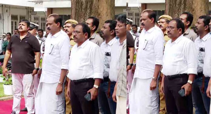 വന്ദേമാതരം ആലപിച്ച് തിരുവനന്തപുരം കോർപ്പറേഷന് ; കോഴിക്കോട് കോർപ്പറേഷനിൽ ചേരിതിരിവ് വന്ദേമാതരം ആലപിച്ച് തിരുവനന്തപുരം കോർപ്പറേഷന് ; കോഴിക്കോട് കോർപ്പറേഷനിൽ ചേരിതിരിവ്