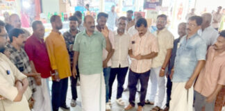 പത്തനംതിട്ട നഗരത്തില് ഗുണ്ടാ ആക്രമണം – വ്യാപാര സ്ഥാപനങ്ങളും കാറും തകര്ത്തു : പ്രതിഷേധവുമായി വ്യാപാരികള്