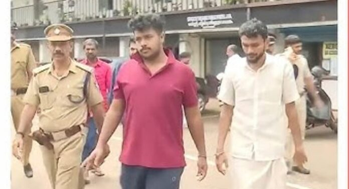 എംഡിഎംഎ കേസിൽ പ്രതിളായ യൂത്ത് കോൺഗ്രസ് നേതാക്കളടക്കുള്ളവരെ മൂന്ന് ദിവസത്തേക്ക് പോലീസ് കസ്റ്റഡിയിൽ വിട്ടു എംഡിഎംഎ കേസിൽ പ്രതിളായ യൂത്ത് കോൺഗ്രസ് നേതാക്കളടക്കുള്ളവരെ മൂന്ന് ദിവസത്തേക്ക് പോലീസ് കസ്റ്റഡിയിൽ വിട്ടു
