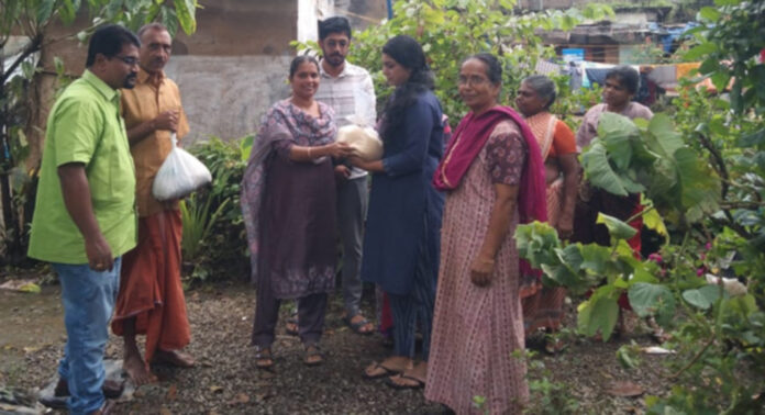 റാന്നിയില് വെള്ളപ്പൊക്ക ദുരിതബാധിതർക്ക് ആശ്വാസമായി യുവജനസഖ്യവും കാര്ഡും : പലവ്യഞ്ജന കിറ്റുകൾ വിതരണം ചെയ്തു റാന്നിയില് വെള്ളപ്പൊക്ക ദുരിതബാധിതർക്ക് ആശ്വാസമായി യുവജനസഖ്യവും കാര്ഡും : പലവ്യഞ്ജന കിറ്റുകൾ വിതരണം ചെയ്തു