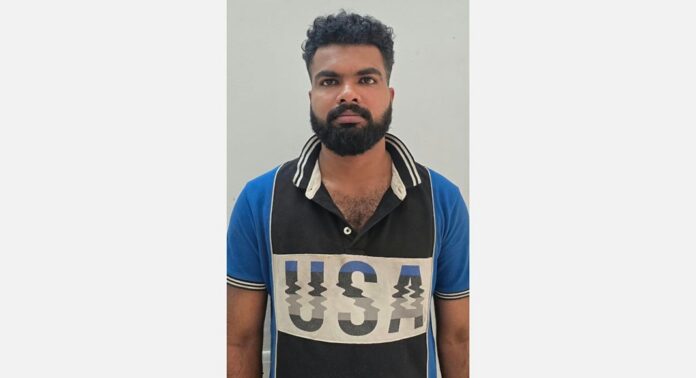 വാഹന പരിശോധനയ്ക്കിടെ മദ്യപിച്ച് വാഹനമോടിച്ച് എത്തുകയും എസ് ഐ യെ ആക്രമിക്കുകയും ചെയ്ത പ്രതി അറസ്റ്റിൽ വാഹന പരിശോധനയ്ക്കിടെ മദ്യപിച്ച് വാഹനമോടിച്ച് എത്തുകയും എസ് ഐ യെ ആക്രമിക്കുകയും ചെയ്ത പ്രതി അറസ്റ്റിൽ
