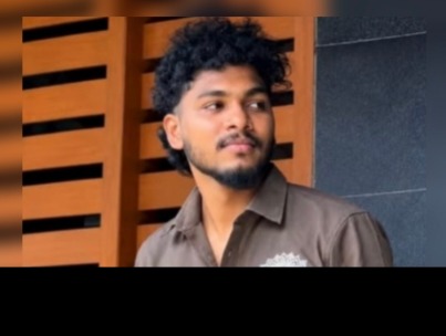 കുമ്പഴയിൽ ബൈക്ക് ലോറിയിലേക്ക് ഇടിച്ചുകയറി യുവാവ് മരിച്ചു കുമ്പഴയിൽ ബൈക്ക് ലോറിയിലേക്ക് ഇടിച്ചുകയറി യുവാവ് മരിച്ചു