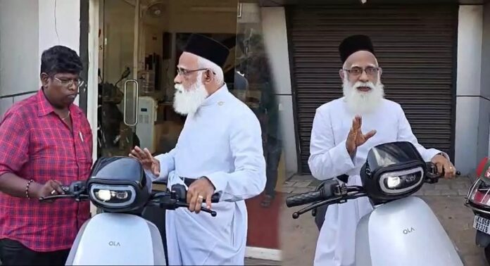 സർവീസിനായി നൽകിയ വാഹനം നന്നാക്കി നൽകാത്തതിൽ ഓല ഷോറൂമിൽ പ്രതിഷേധിച്ച് തോട്ടക്കാട് പള്ളി വികാരി സർവീസിനായി നൽകിയ വാഹനം നന്നാക്കി നൽകാത്തതിൽ ഓല ഷോറൂമിൽ പ്രതിഷേധിച്ച് തോട്ടക്കാട് പള്ളി വികാരി
