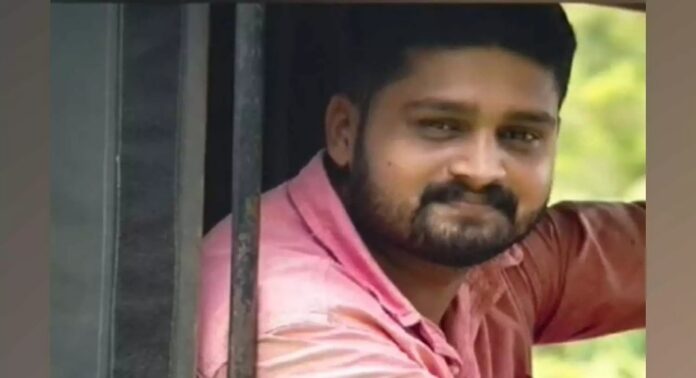 യൂത്ത് കോൺഗ്രസ് ഉദുമ നിയോജക മണ്ഡലം സെക്രട്ടറിയെ സ്വന്തം ഓഫീസിൽ മരിച്ച നിലയിൽ കണ്ടെത്തി യൂത്ത് കോൺഗ്രസ് ഉദുമ നിയോജക മണ്ഡലം സെക്രട്ടറിയെ സ്വന്തം ഓഫീസിൽ മരിച്ച നിലയിൽ കണ്ടെത്തി
