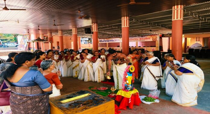 അംബായാഗം 2026 : മൂന്നാം ദിനത്തിൽ നാരായണീയ പാരായണവുമായി കടപ്ര–മാന്നാർ മഹാലക്ഷ്മി നാരായണീയ സമിതി അംബായാഗം 2026 : മൂന്നാം ദിനത്തിൽ നാരായണീയ പാരായണവുമായി കടപ്ര–മാന്നാർ മഹാലക്ഷ്മി നാരായണീയ സമിതി