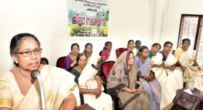 റിട്ടയേർഡ് അങ്കണവാടി വർക്കേഴ്സ് ആന്റ് ഹെൽപ്പേഴ്സ് ഗ്രൂപ്പ് പത്തനംതിട്ട ജില്ലാ സമ്മേളനം നടന്നു റിട്ടയേർഡ് അങ്കണവാടി വർക്കേഴ്സ് ആന്റ് ഹെൽപ്പേഴ്സ് ഗ്രൂപ്പ് പത്തനംതിട്ട ജില്ലാ സമ്മേളനം നടന്നു