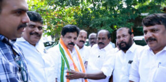 റവന്യൂ വകുപ്പ് മന്ത്രി എ.പി.അനില് കുമാറിന് പത്തനംതിട്ട ഡി.സി.സി യില് സ്വീകരണം നല്കി