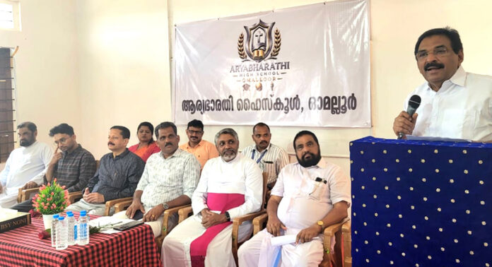 ഓമല്ലൂർ ആര്യഭാരതി ഹൈസ്കൂളിൽ സിവിൽ സർവീസ് അക്കാദമിക്ക് തുടക്കം ഓമല്ലൂർ ആര്യഭാരതി ഹൈസ്കൂളിൽ സിവിൽ സർവീസ് അക്കാദമിക്ക് തുടക്കം