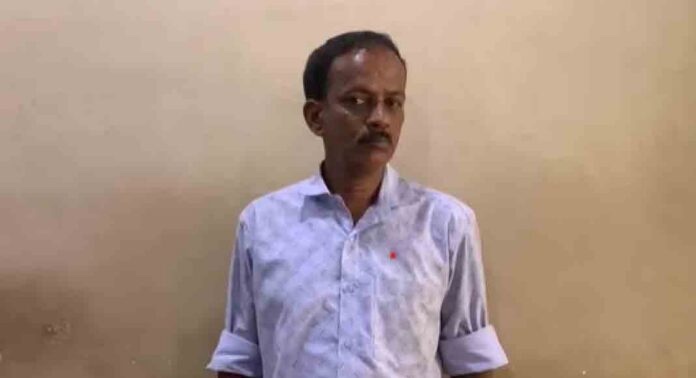 ബാങ്കുകളിൽ മുക്കുപണ്ടം പണയം വെച്ച് അഞ്ച് ലക്ഷത്തോളം രൂപ തട്ടിയ കേസിൽ പ്രതി അറസ്റ്റിൽ ബാങ്കുകളിൽ മുക്കുപണ്ടം പണയം വെച്ച് അഞ്ച് ലക്ഷത്തോളം രൂപ തട്ടിയ കേസിൽ പ്രതി അറസ്റ്റിൽ