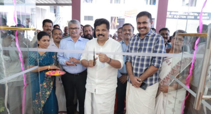 കളക്ടറേറ്റില് നവീകരിച്ച പൊതുജന പരാതി പരിഹാര സെല് ഉദ്ഘാടനം ചെയ്തു കളക്ടറേറ്റില് നവീകരിച്ച പൊതുജന പരാതി പരിഹാര സെല് ഉദ്ഘാടനം ചെയ്തു