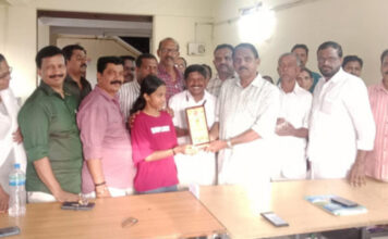 നീറ്റ് പരീക്ഷയില് പട്ടികജാതി വിഭാഗത്തില് കേരളത്തില് നിന്നും 58ആം റാങ്ക് നേടിയ വിദ്യാര്ഥിനിയെ സി.ഐ.ടി.യു ആദരിച്ചു