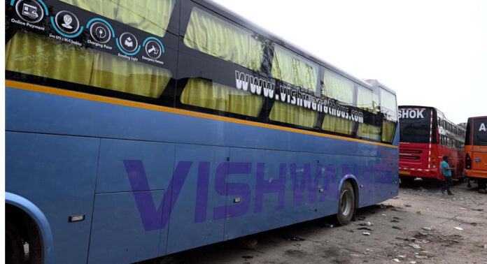 ബസുകളിൽ കർട്ടണും കൂളിങ് ഫിലിമും നിരോധിച്ചു ; പാനിക് ബട്ടണും ലൊക്കേഷൻ ട്രാക്കിങും നിർബന്ധം ബസുകളിൽ കർട്ടണും കൂളിങ് ഫിലിമും നിരോധിച്ചു ; പാനിക് ബട്ടണും ലൊക്കേഷൻ ട്രാക്കിങും നിർബന്ധം