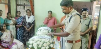 തിരുവാഭരണ ഗുരുസ്വാമി കുളത്തിനാൽ ഗംഗാധരൻ പിള്ളയ്ക്ക് ജില്ലാ പോലീസിന്റെ ആദരം