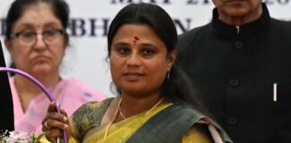 തമിഴ്നാട് മന്ത്രി കെ ജഗദീശ്വരിയുടെ കാർ ഇടിച്ച് ബൈക്ക് യാത്രക്കാരന് ദാരുണാന്ത്യം