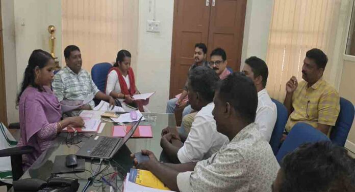 മലബാർ സിമന്റ്സ് തൊഴിലാളികൾക്ക് ബോണസ് അനുവദിക്കാൻ ധാരണയായി മലബാർ സിമന്റ്സ് തൊഴിലാളികൾക്ക് ബോണസ് അനുവദിക്കാൻ ധാരണയായി