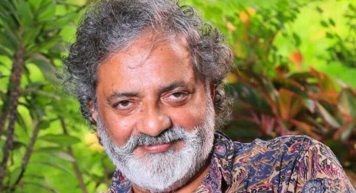 പിണറായി വിജയന്റെ വീടിന് മുന്നിലെ പോലീസ് ജീപ്പ് മാറ്റിയതിന് പിന്നാലെ സാമൂഹിക മാധ്യമത്തില് പരിഹാസ കുറിപ്പുമായി ജോയ് മാത്യു പിണറായി വിജയന്റെ വീടിന് മുന്നിലെ പോലീസ് ജീപ്പ് മാറ്റിയതിന് പിന്നാലെ സാമൂഹിക മാധ്യമത്തില് പരിഹാസ കുറിപ്പുമായി ജോയ് മാത്യു