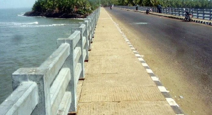 കടലുണ്ടിക്കടവ് പാലം പുനരുദ്ധാരണത്തിന് രൂപരേഖയായി ; പൊതുമരാമത്ത് വകുപ്പിന്റെ സംയുക്തയോഗം ഉടൻ കടലുണ്ടിക്കടവ് പാലം പുനരുദ്ധാരണത്തിന് രൂപരേഖയായി ; പൊതുമരാമത്ത് വകുപ്പിന്റെ സംയുക്തയോഗം ഉടൻ