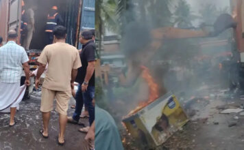 വൈദ്യുതി ലൈനിൽ തട്ടി അപകടം ; കണ്ടെയ്നർ ലോറിക്ക് തീപിടിച്ച് മുപ്പതിലേറെ ഫ്രിഡ്ജുകൾ കത്തിനശിച്ചു