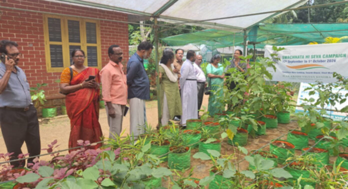 കേരളാ കൗൺസിൽ ഓഫ് ചർച്ചസ് പരിസ്ഥിതി കമ്മീഷന് കൃഷി വിജ്ഞാന കേന്ദ്രം സന്ദർശിച്ചു കേരളാ കൗൺസിൽ ഓഫ് ചർച്ചസ് പരിസ്ഥിതി കമ്മീഷന് കൃഷി വിജ്ഞാന കേന്ദ്രം സന്ദർശിച്ചു