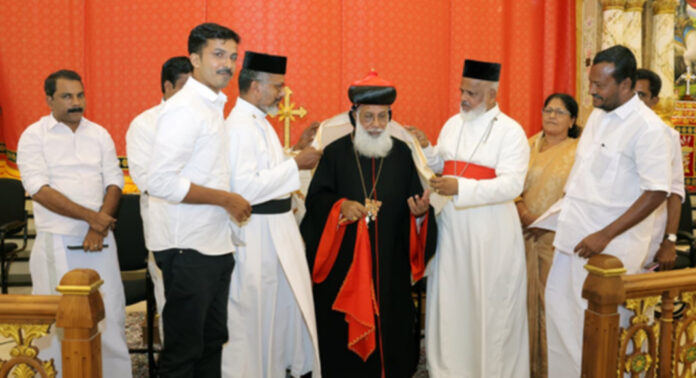 മോറാൻ മോർ ബസേലിയോസ് കർദ്ദിനാൾ ക്ലീമിസ് കാതോലിക്കാ ബാവയ്ക്ക് കെ.സി.സി പത്തനംതിട്ട ജില്ല കമ്മറ്റി ആദരവ് നല്കി മോറാൻ മോർ ബസേലിയോസ് കർദ്ദിനാൾ ക്ലീമിസ് കാതോലിക്കാ ബാവയ്ക്ക് കെ.സി.സി പത്തനംതിട്ട ജില്ല കമ്മറ്റി ആദരവ് നല്കി
